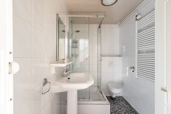 Foto - Te koop: Fijne gezinswoning met carport!